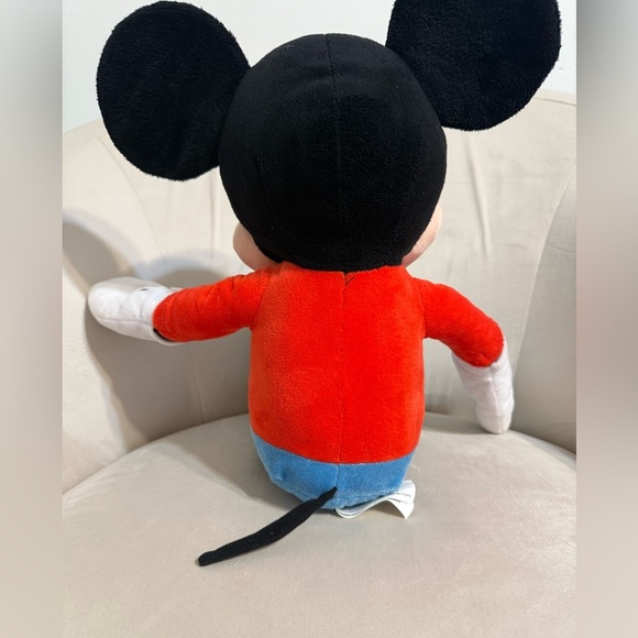 Christmas-style Mickey Mouse plush - Picture 5 of 10
